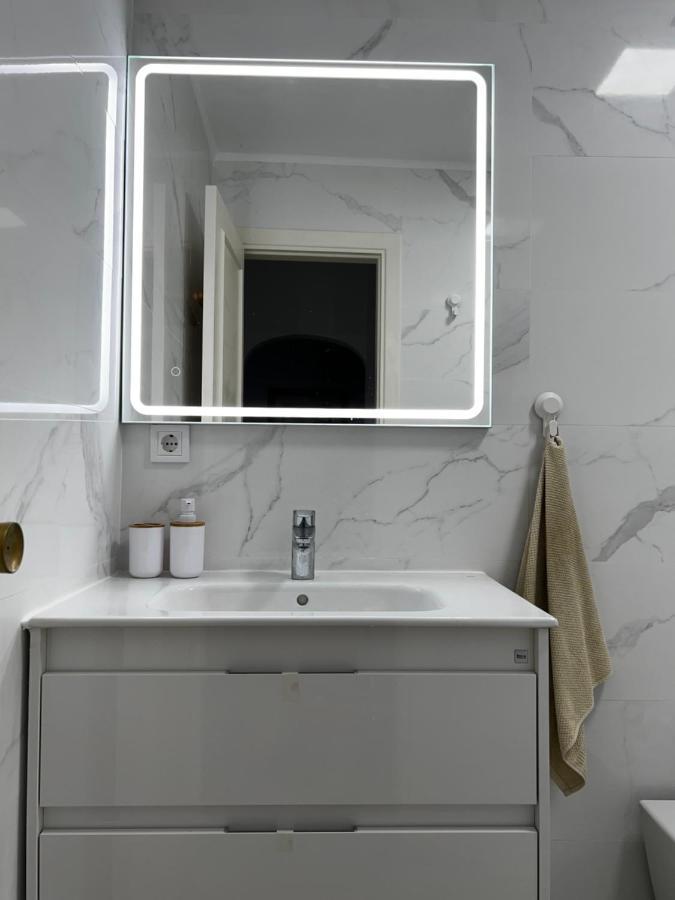 Synergy Apartment, 2 Bedroom, City Center By Namaste Elite Torremolinos Buitenkant foto