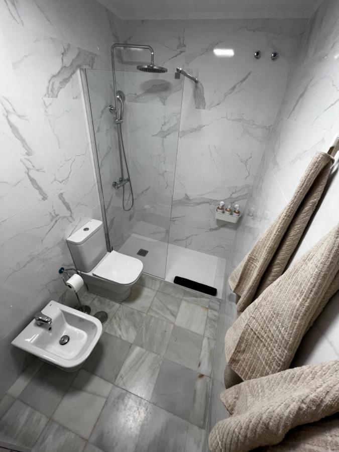 Synergy Apartment, 2 Bedroom, City Center By Namaste Elite Torremolinos Buitenkant foto