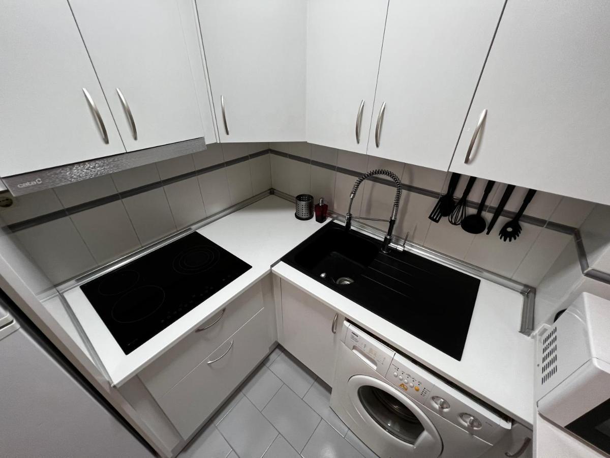 Synergy Apartment, 2 Bedroom, City Center By Namaste Elite Torremolinos Buitenkant foto