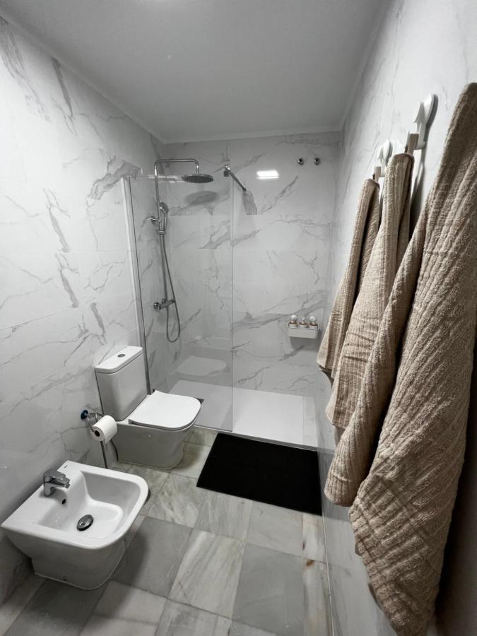Synergy Apartment, 2 Bedroom, City Center By Namaste Elite Torremolinos Buitenkant foto